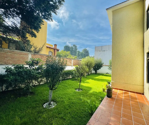 Casa En La Virgen En Metpec Dentro De Residencial Con Amplio Jardin