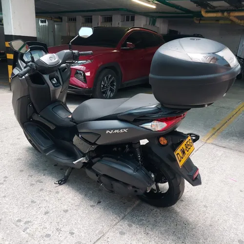 Yamaha N-max Connect