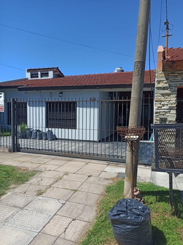 Casa En Venta En Castelar Sur