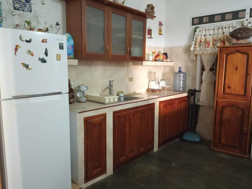 Imagen 3 de 10 de Se Vende Casa En Chichiriviche