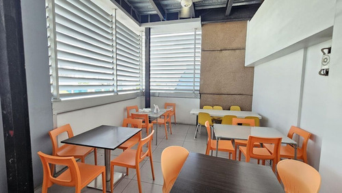 Local En Alquiler En 1er Nivel De Plaza Comercial En Naco, Santo Domingo, 275m2