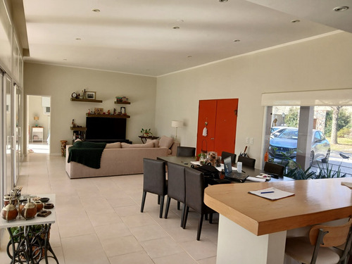 Casa Chalet En Venta En Exaltación De La Cruz, G.b.a. Zona Norte, Argentina
