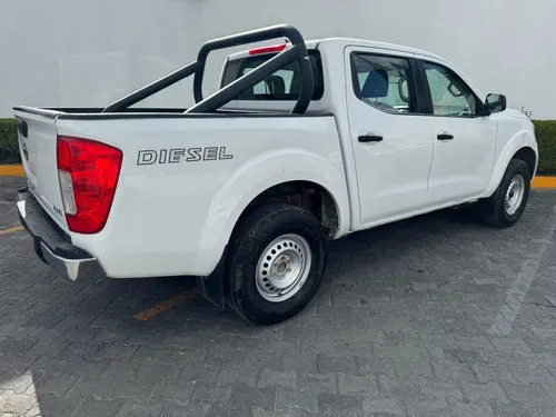 Nissan Np300 2020