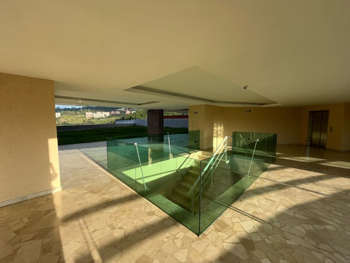 Vendo Apartamento 210 M2 4h/4b/3p Lomas Del Sol