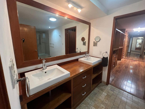 Residencia En Venta En Jardines Del Pedregal En Condominio