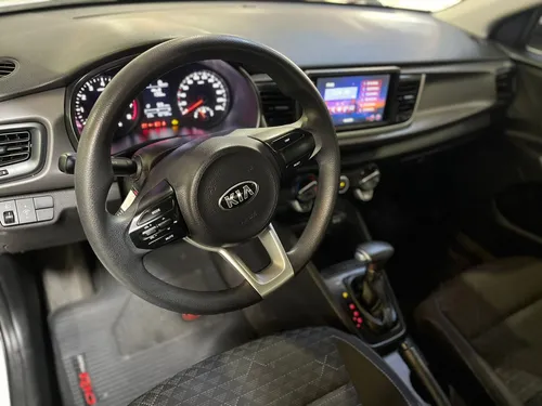 Kia Rio VIBRANT AT 4X2 1.4