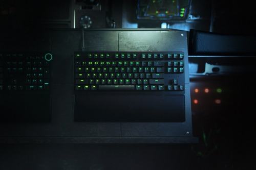 Imagen 2 de 7 de Razer Huntsman V2 Tenkeyless Teclado Gamer Opto-mecanico Tkl