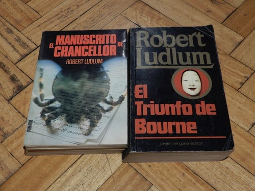 Lote 2 Libros De Robert Ludlum. Triunfo Bourne, Manuscr&-.