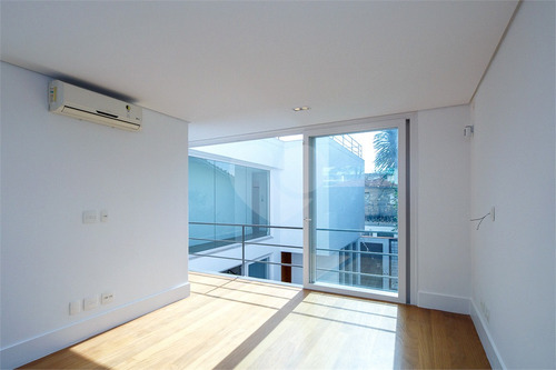 Imagem 14 de 30 de Casa Moderna, Reformada, Pronta Para Entrar Com 03 Suítes - Reo102100
