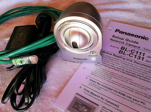 Câmera de segurança Panasonic BL-C111 com resolução 0.3MP