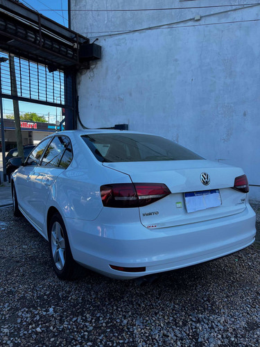 Imagen 8 de 13 de Volkswagen Vento 2017 1.4 Comfortline 150cv At