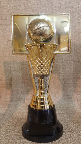 Terna Trofeo Plástico Basquet Tablero Souvenir 26-19-15cm Dorado