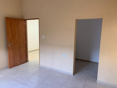Imagen 12 de 14 de Venta- Casa Reciclada A Nueva