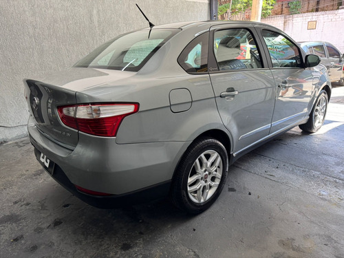 Fiat Grand Siena 1.6 16v Essence Flex Dualogic 4p