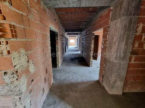 Edificio Comercial / Residencial (3 Niveles/ Obra Gris) Venta Weekend Mls-25-525