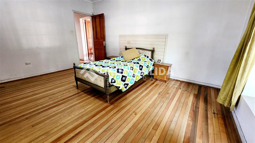 Casa En Venta De 5 Dorm. En Ñuñoa