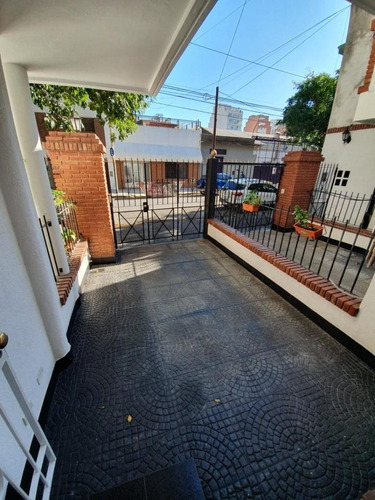 Duplex De 3 Ambientes Con Patio.