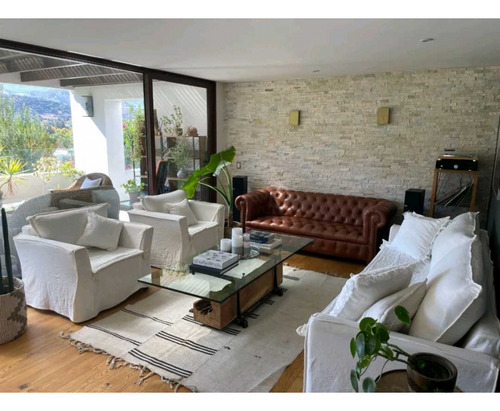 Casa En Lo Barnechea/ Camino Real En Condominio