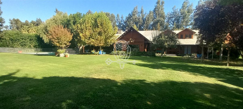 Casa En Venta De 5 Dorm. En Talagante