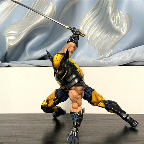 Figura Articulada Wolverine Con Katana Play Arts 28cm