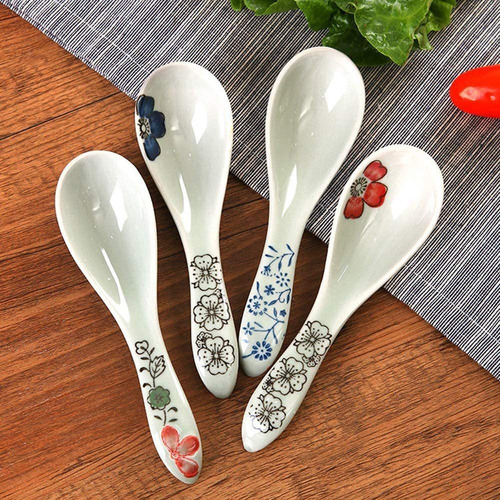 la cocina o el bar de porcelana japonesa UPKOCH Juego de 4 cucharas de sopa de cerámica china juego de cucharas para sopa para el hogar pintadas a mano coreanas 