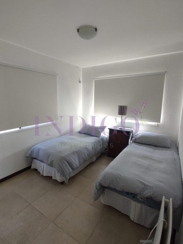 Muy Buena Casa En Alquiler A Pasitos Del Agua En Montoya, 5 Dormitorios .- Ref: 208