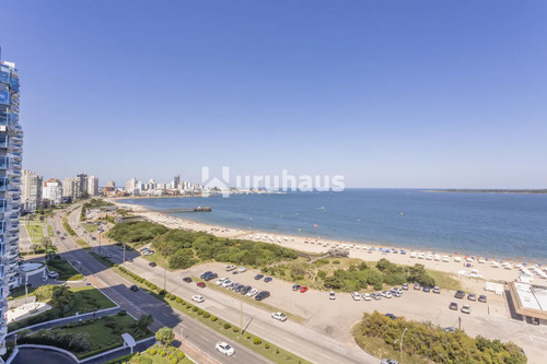 Venta Apartamento Tres Dormitorios Playa Mansa Primera Linea Edificio Coral Tower