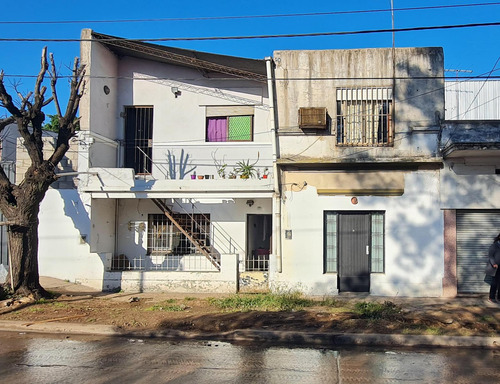 Casa En Lote Propio Multifamiliar En Venta. Jose Leon Suarez