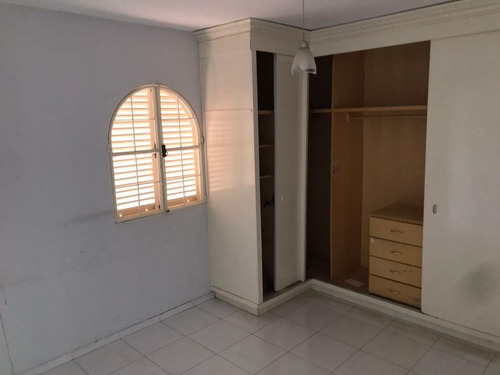 Imagem 2 de 7 de Sobrado Com Design Rústico A Venda .