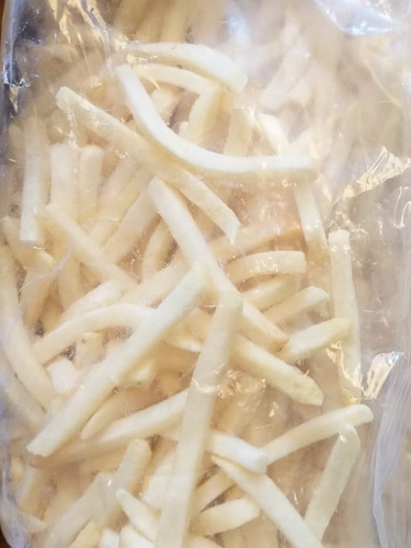 Imagen 4 de 11 de Papas A La Francesa Congeladas Caja Con 13.64 Kg