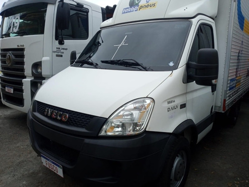 Imagem 3 de 14 de Iveco Daily 35s14 2019 Completa Ar Condicionado E 89 Mil Km