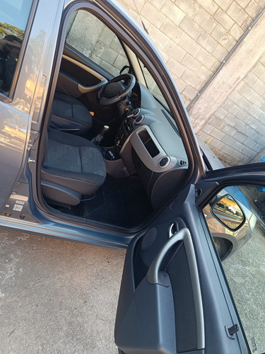 Renault Sandero 1.0 16v Expression Hi-flex 5p