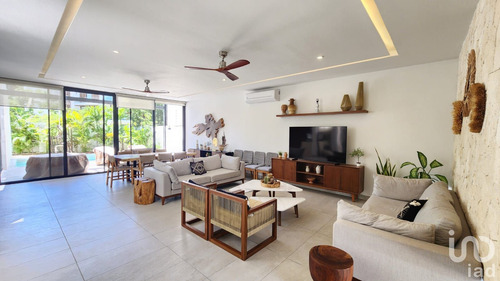 Venta Casa 4 Ambientes Aldea Zama