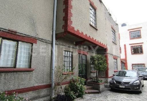 Imagen 2 de 18 de Casa En Condo. En Venta Con Excelente Metraje De Terreno, No Comparte Muros.