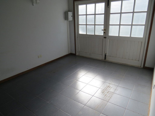Imagen 19 de 21 de Casa En Alquiler- Zona Golf- 4 Ambientes + Dependencia-garage-2023
