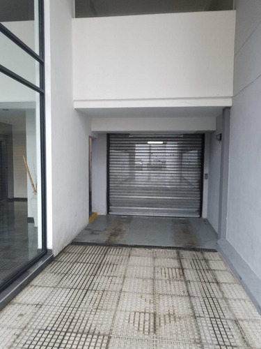 Venta De Cochera Fija, En Villa Del Parque