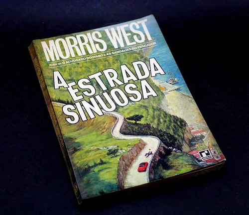 A Estrada Sinuosa, Morris West, Romance