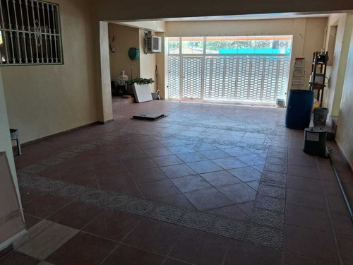 Hermosa Casa En Venta En Santo Domingo Norte, Villa Mella.