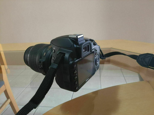 Vende-se Câmera Nikon D3100