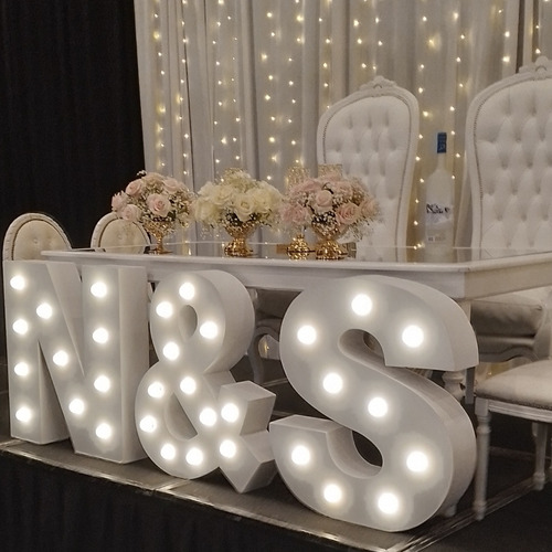 Alquiler Letras Luminosas Y Sillones Tronos Mesas Espejadas