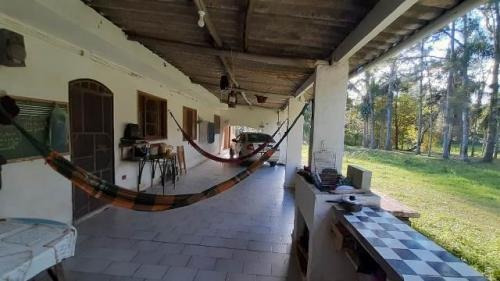 Imagem 1 de 12 de Chácara Ampla, Na Praia Com 4 Quartos E Casa De Caseiro!