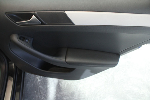 Volkswagen Jetta 2.5 Trendline Tiptronic At