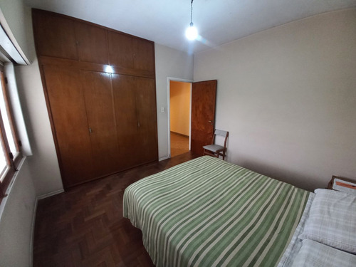 Casa + 2 Locales En Inmaculado Estado De Conservación!