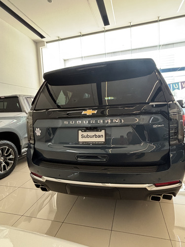 Chevrolet Suburban 5.3 High Country 4X4 At