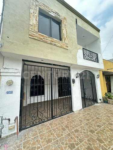 Casa En Venta En Col. Hacienda Los Cantu En Escobedo