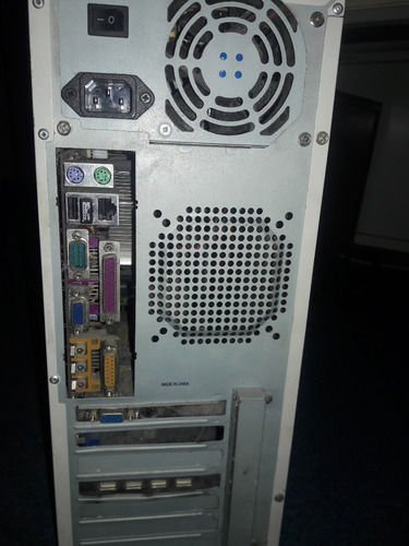 Imagen 2 de 6 de Pc Pentium 4 Con Monitor Y Teclado