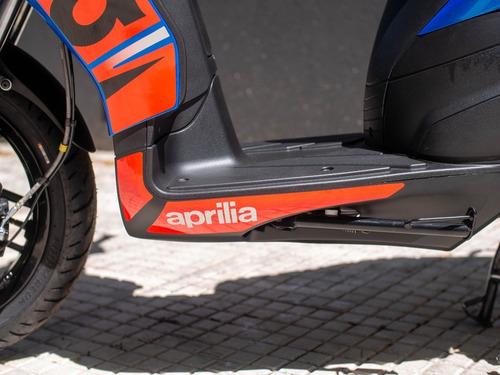 Imagen 21 de 25 de Aprilia Sr 160 Azul Financiacion Abs Inyeccion Concesionario