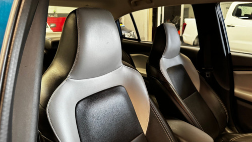Chevrolet Onix 1.2 Premier At