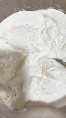 Imagen 2 de 6 de Yogurt Casero Firme, Griego Envase De 7oz Y 24 Oz