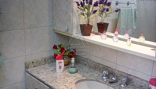 Casa Terrea, 3 Dorm. (1 Suite), 2 Vagas - V-1062